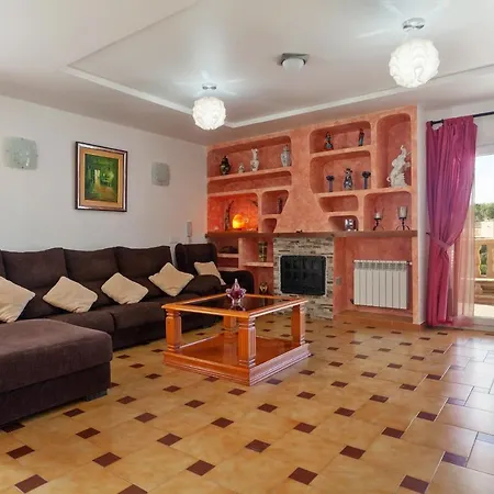 Lirica Villa *
